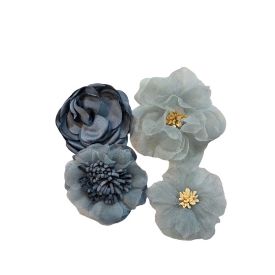 copy of LITTLE BIRDIE Embossed Daisies Artic Ice
